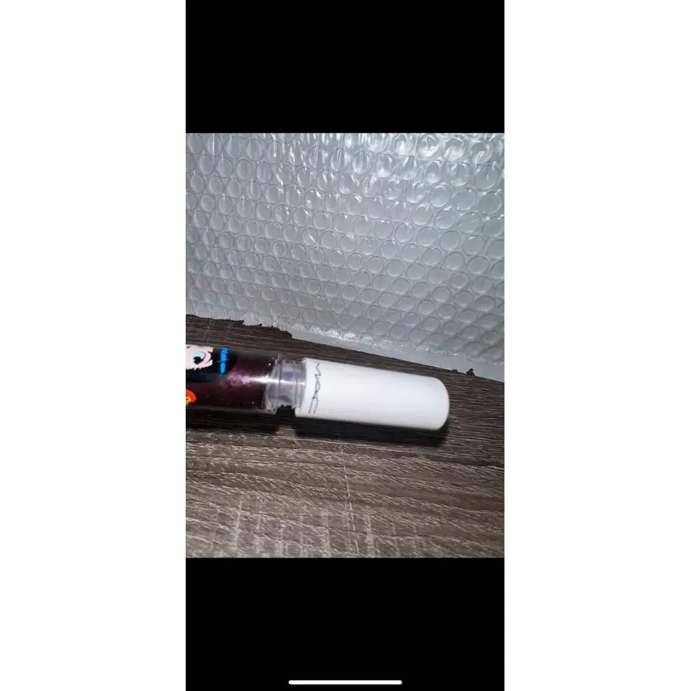 MAC Cosmetics Mall‎ Madness Dark Red Liquid Lip Gloss Archie feeling so good